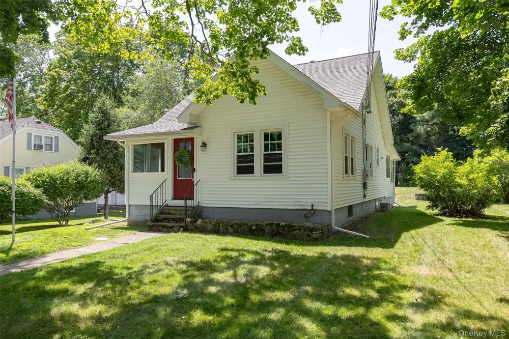 17 Townsend Boulevard Poughkeepsie, NY 12603