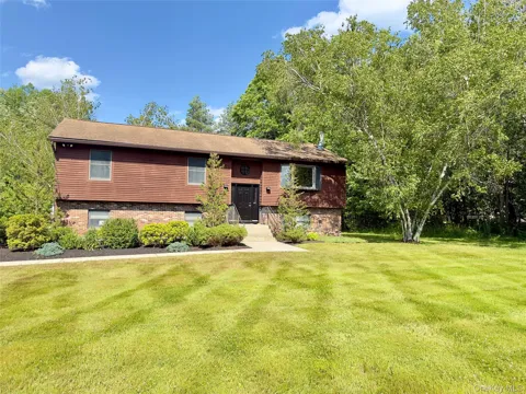709 Bloomingburg Road