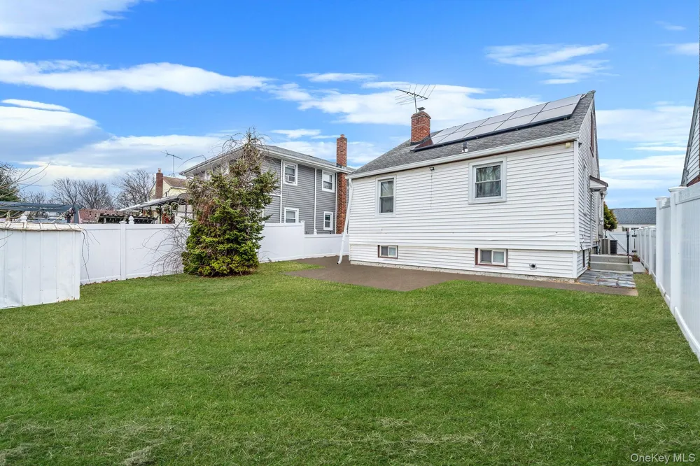12 Edna Court Valley Stream, NY 11580