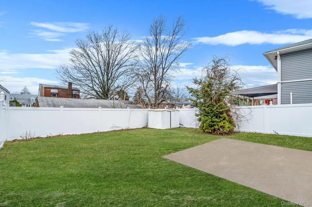 12 Edna Court Valley Stream, NY 11580
