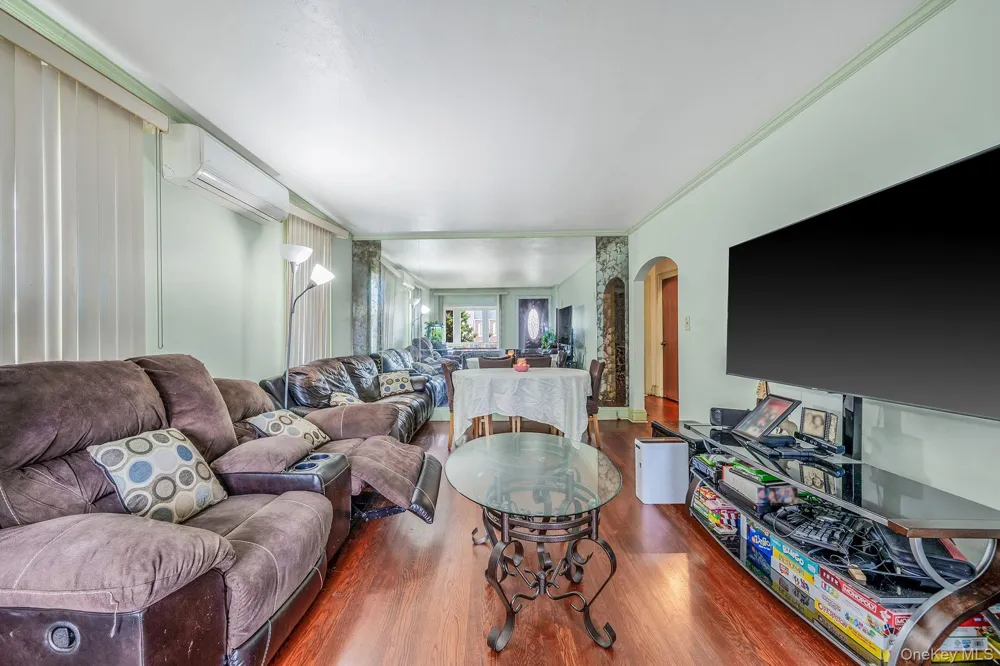 12 Edna Court Valley Stream, NY 11580