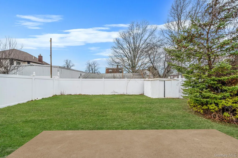 12 Edna Court Valley Stream, NY 11580