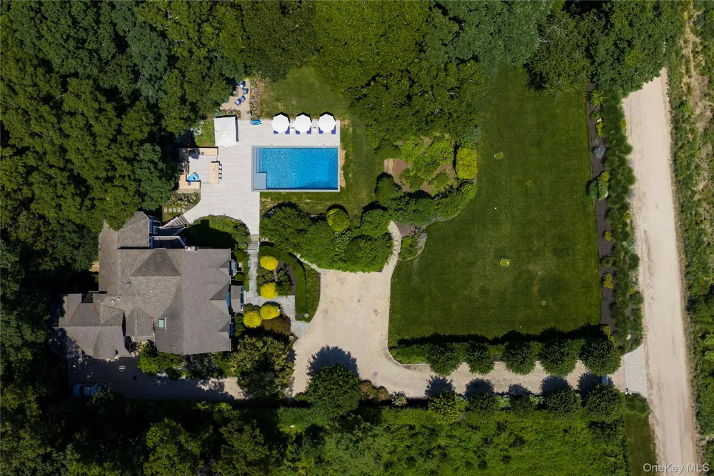 652 Noyack Path Water Mill, NY 11976