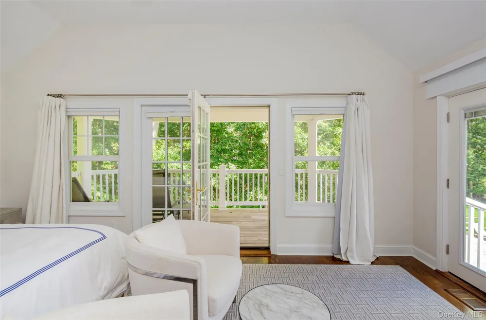 652 Noyack Path Water Mill, NY 11976