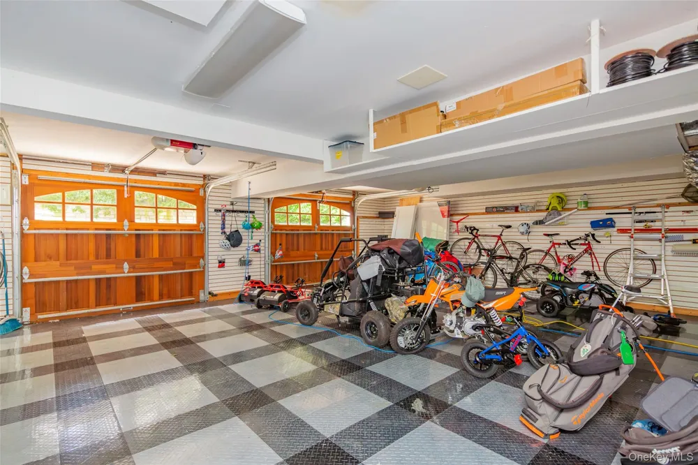 652 Noyack Path Water Mill, NY 11976