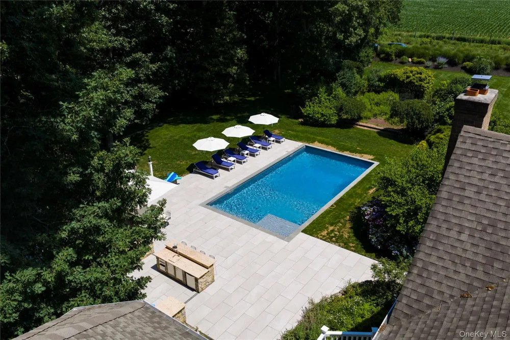 652 Noyack Path Water Mill, NY 11976