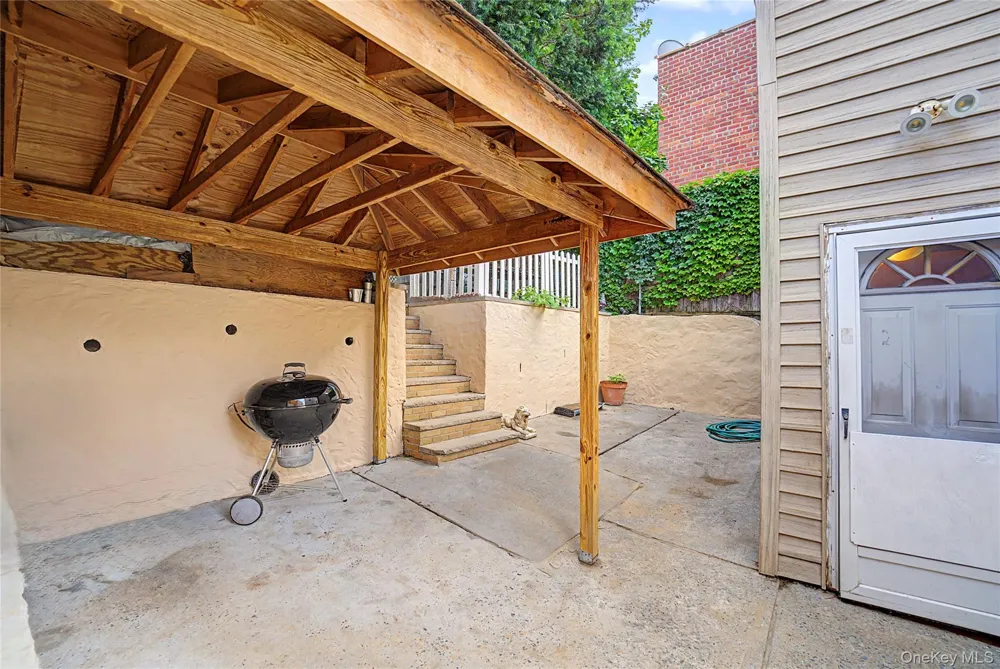 6628 52nd Drive Maspeth, NY 11378
