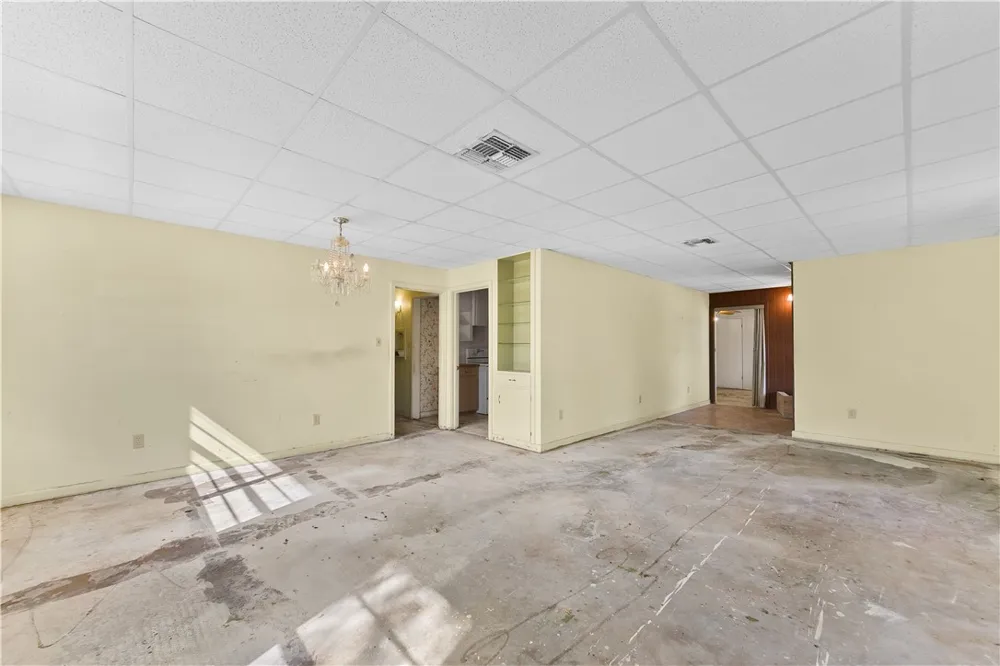 706 E Henderson Street Bishop, TX 78343
