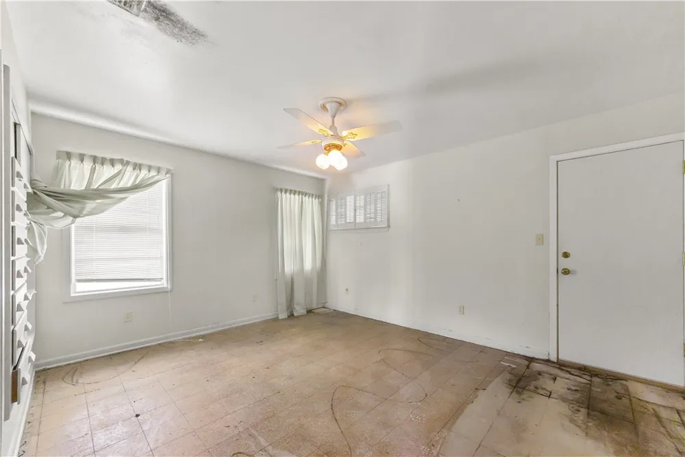 706 E Henderson Street Bishop, TX 78343