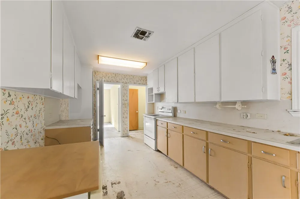 706 E Henderson Street Bishop, TX 78343
