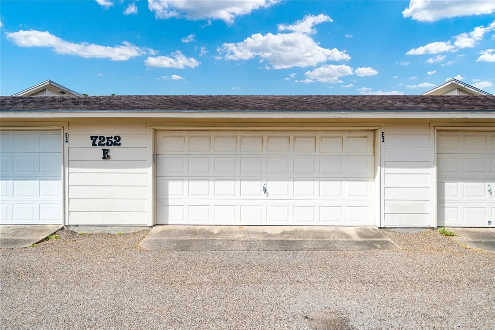 7252 The Mansions Drive #3 Corpus Christi, TX 78414