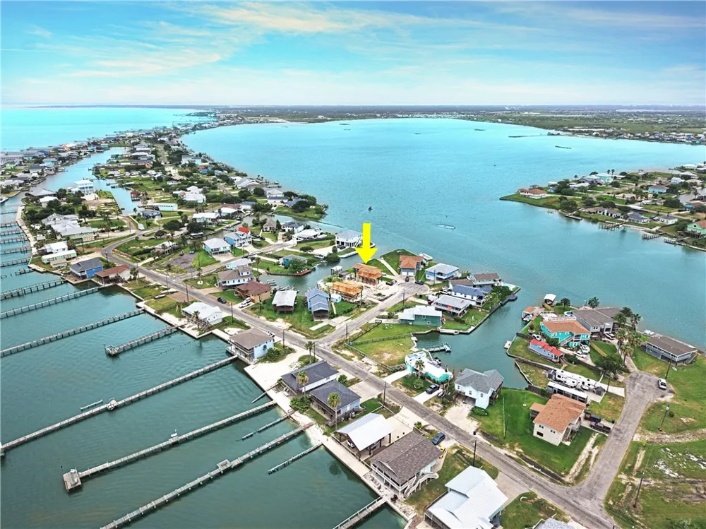 8 Scallop Lane Rockport, TX 78382