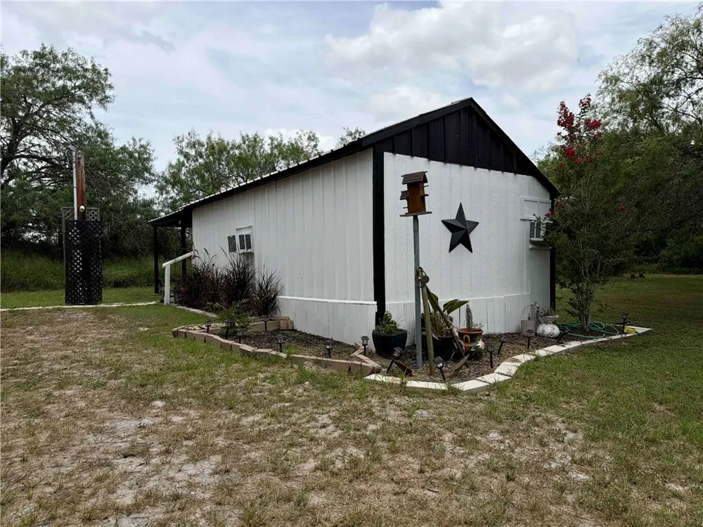 102 County Road 394 Mathis, TX 78368