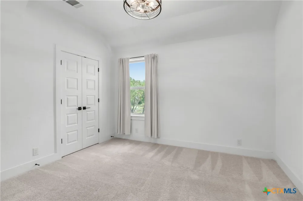 1421 Escarpment New Braunfels, TX 78132