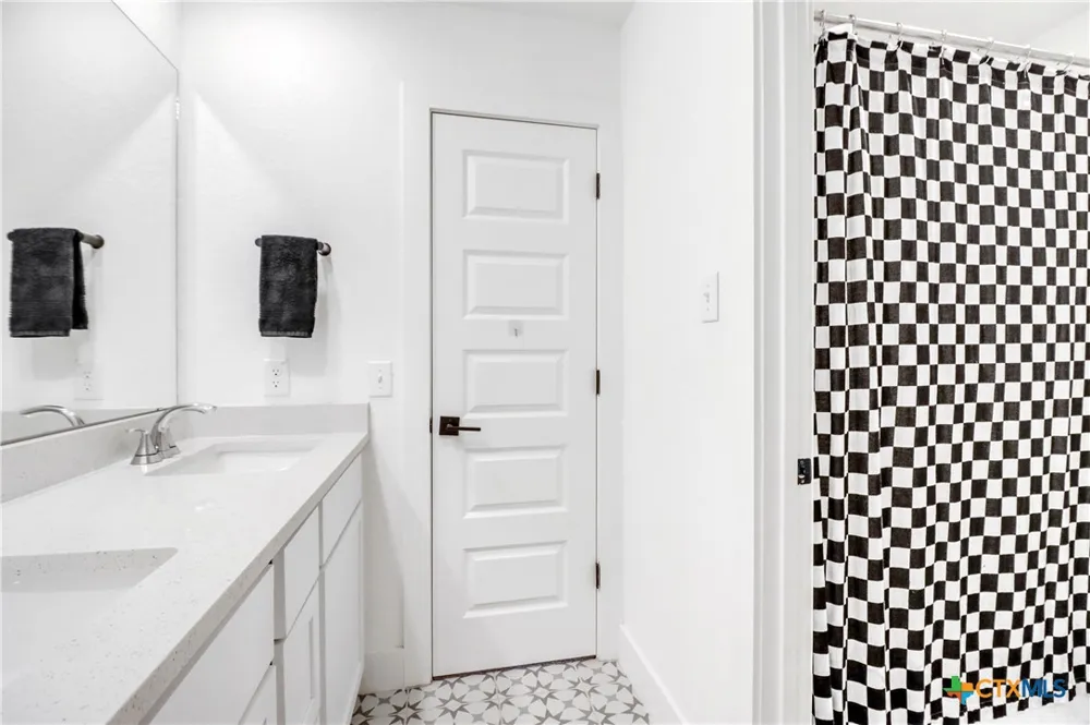 1421 Escarpment New Braunfels, TX 78132