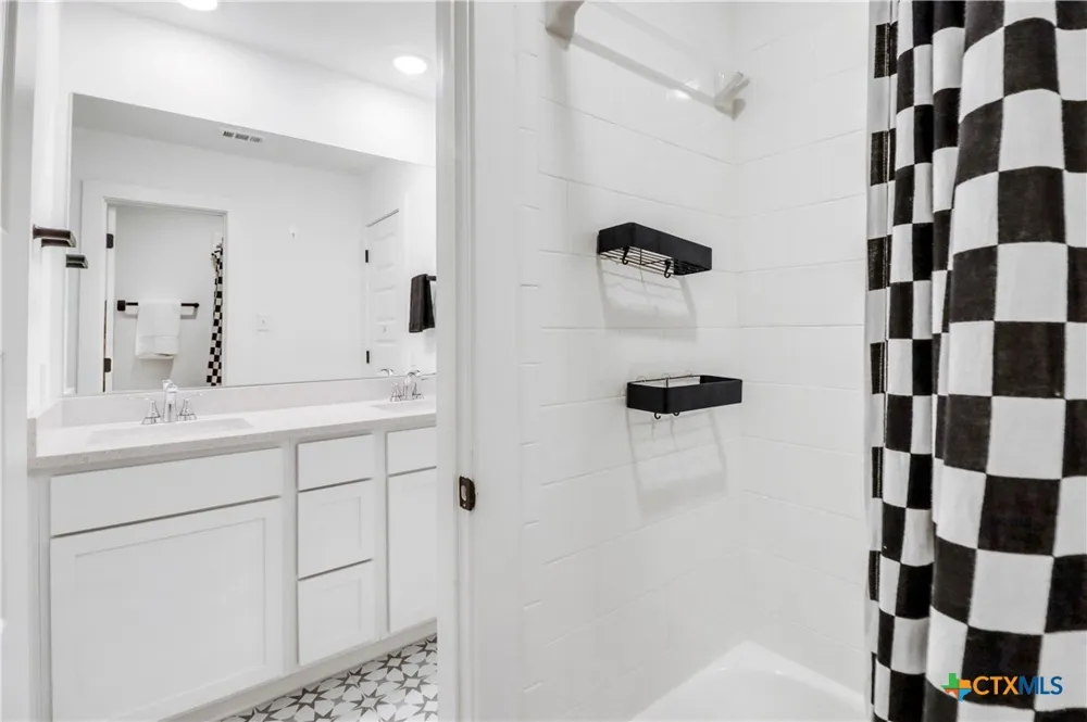 1421 Escarpment New Braunfels, TX 78132