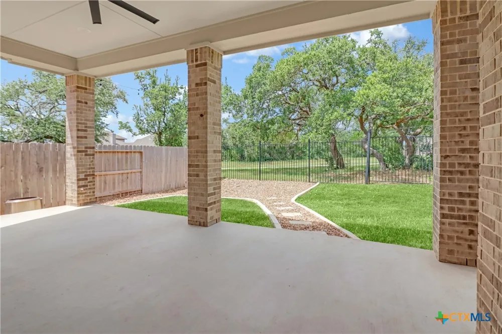 1421 Escarpment New Braunfels, TX 78132