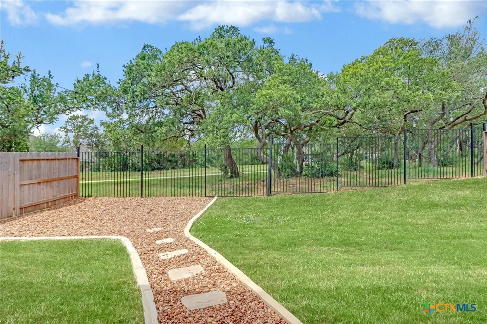 1421 Escarpment New Braunfels, TX 78132