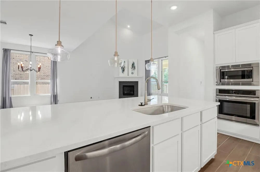 1421 Escarpment New Braunfels, TX 78132