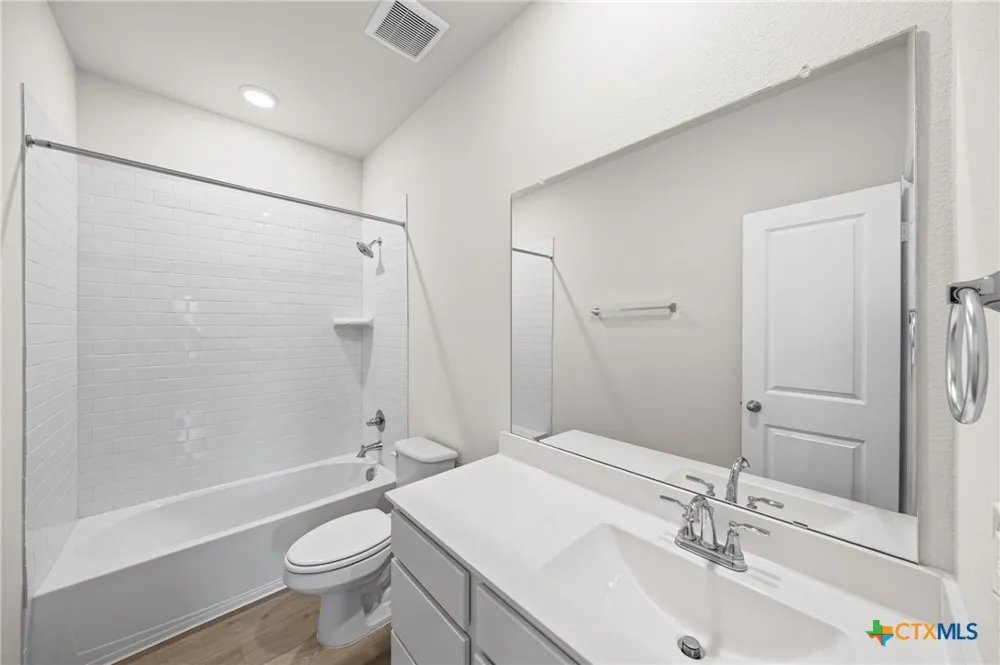 215 Cabiness Drive Salado, TX 76571