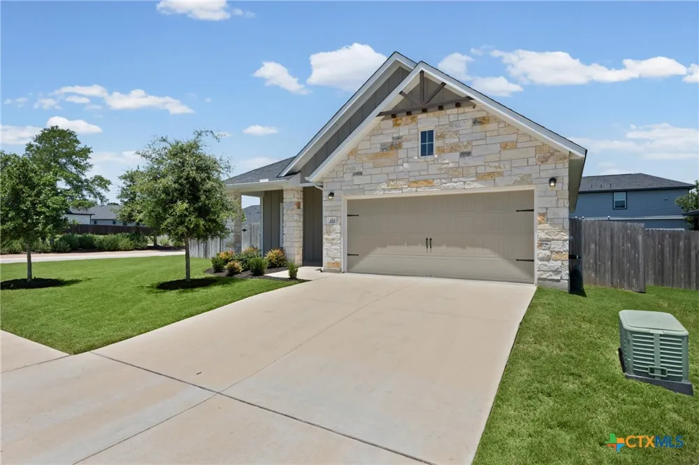 215 Cabiness Drive Salado, TX 76571