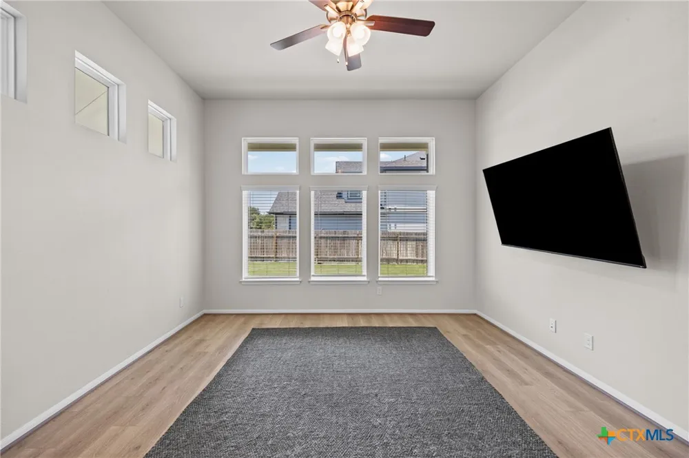 215 Cabiness Drive Salado, TX 76571