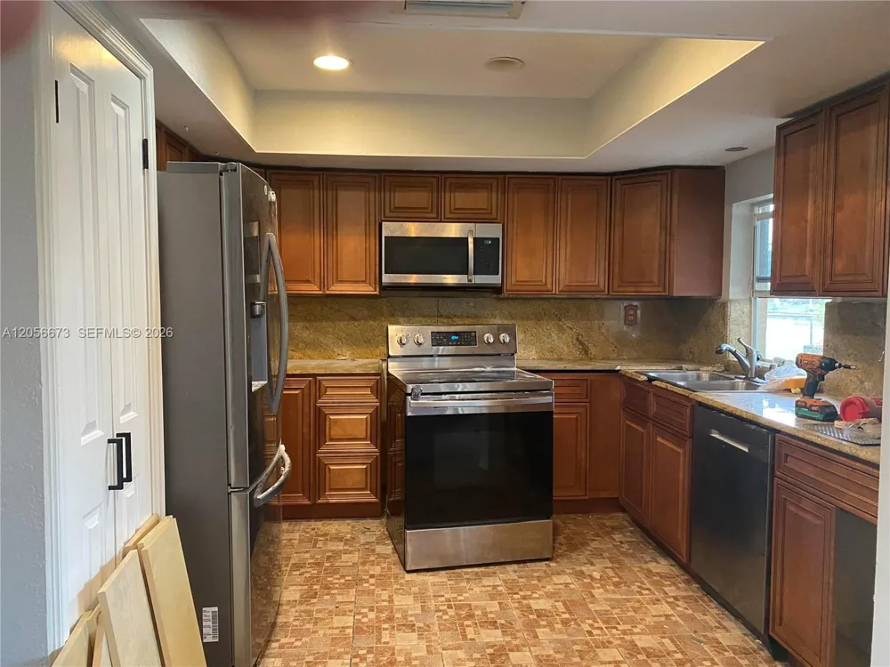 5231 SW 89th Ave Cooper City, FL 33328
