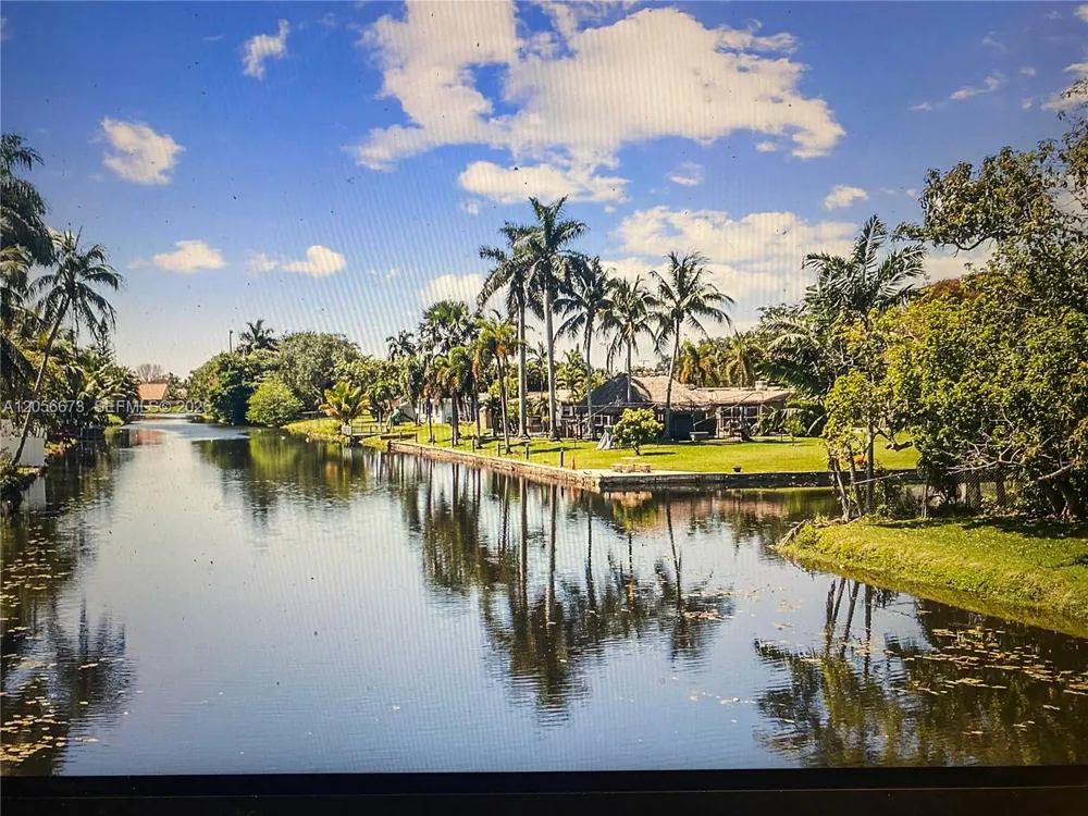 5231 SW 89th Ave Cooper City, FL 33328