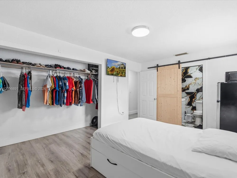 827 SW 3rd St Florida City, FL 33034