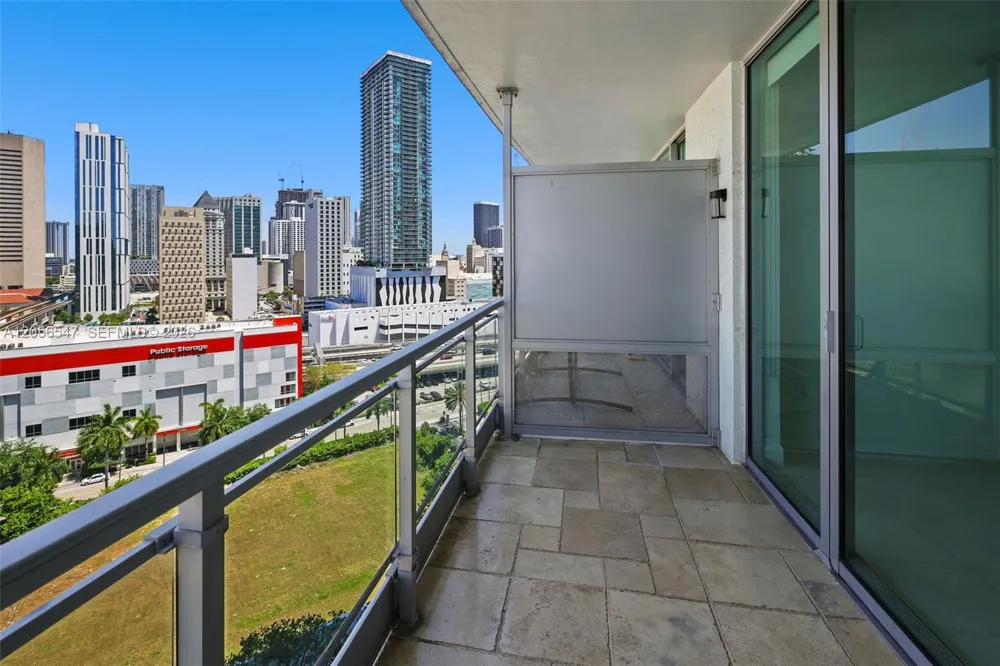 90 SW 3rd St #1608 Miami, FL 33130