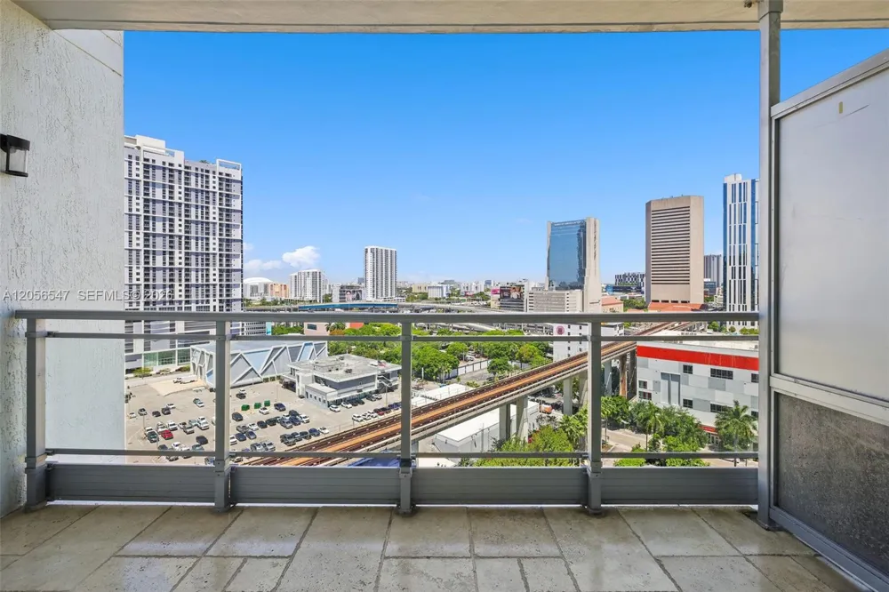 90 SW 3rd St #1608 Miami, FL 33130