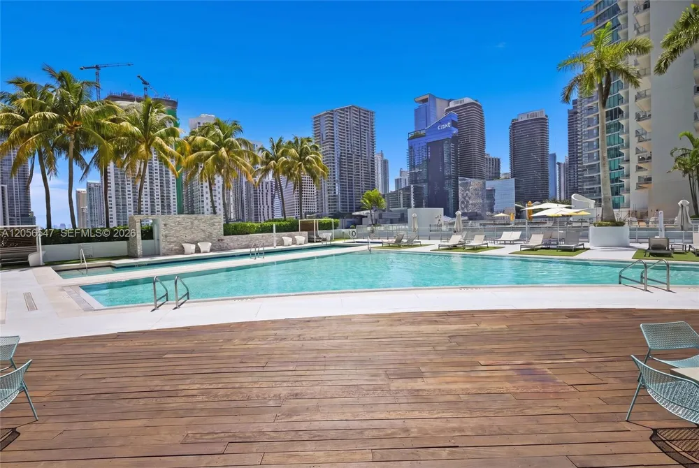 90 SW 3rd St #1608 Miami, FL 33130