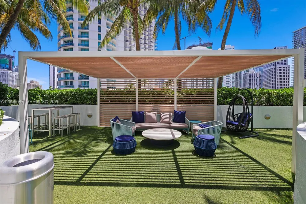 90 SW 3rd St #1608 Miami, FL 33130