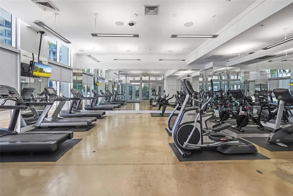 90 SW 3rd St #1608 Miami, FL 33130