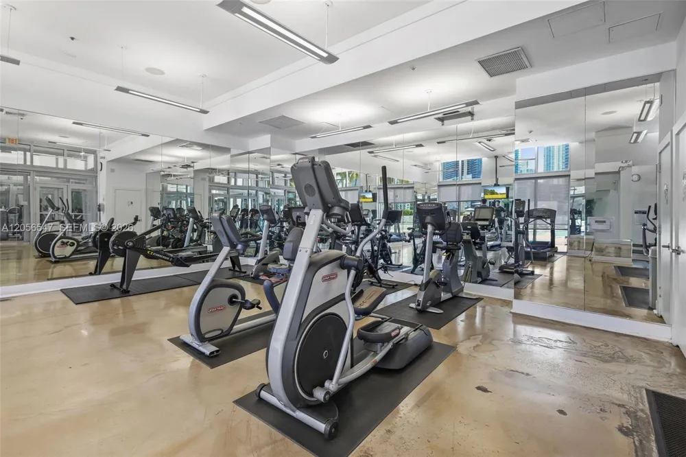 90 SW 3rd St #1608 Miami, FL 33130