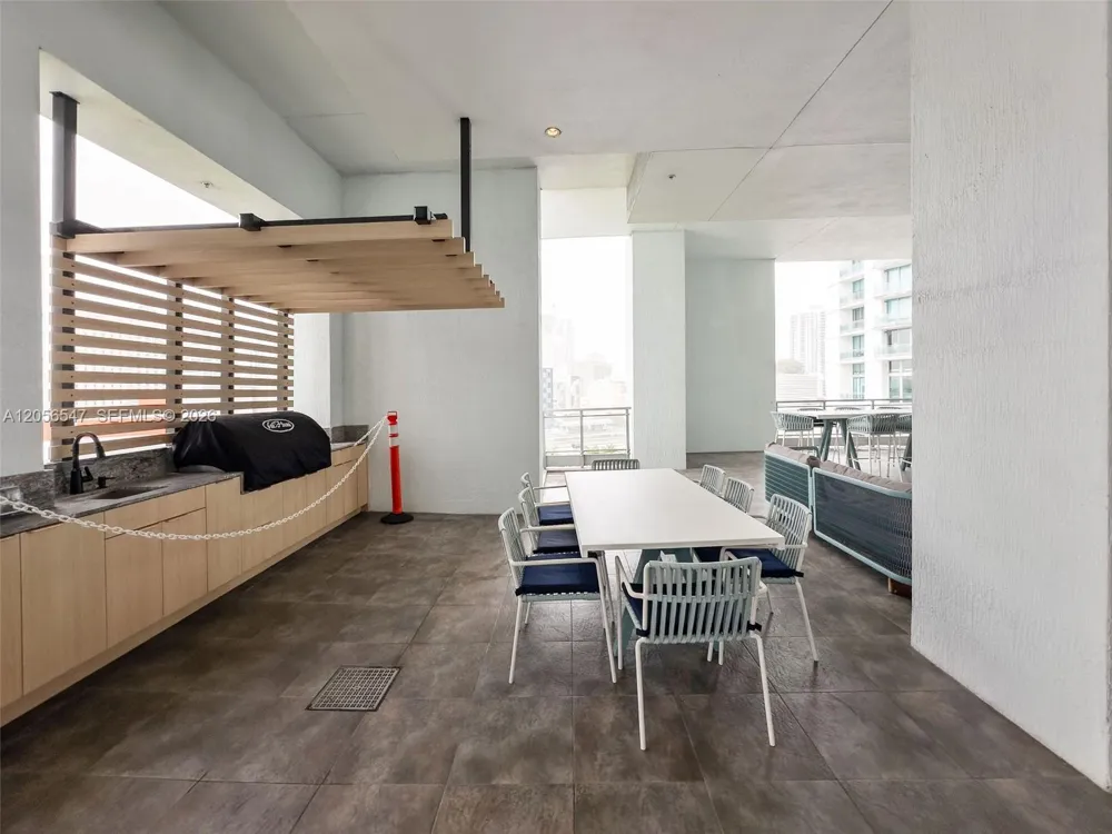 90 SW 3rd St #1608 Miami, FL 33130