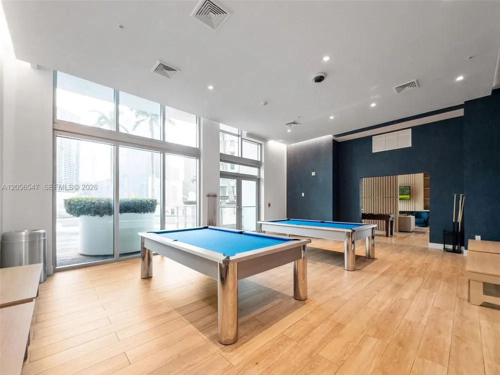 90 SW 3rd St #1608 Miami, FL 33130