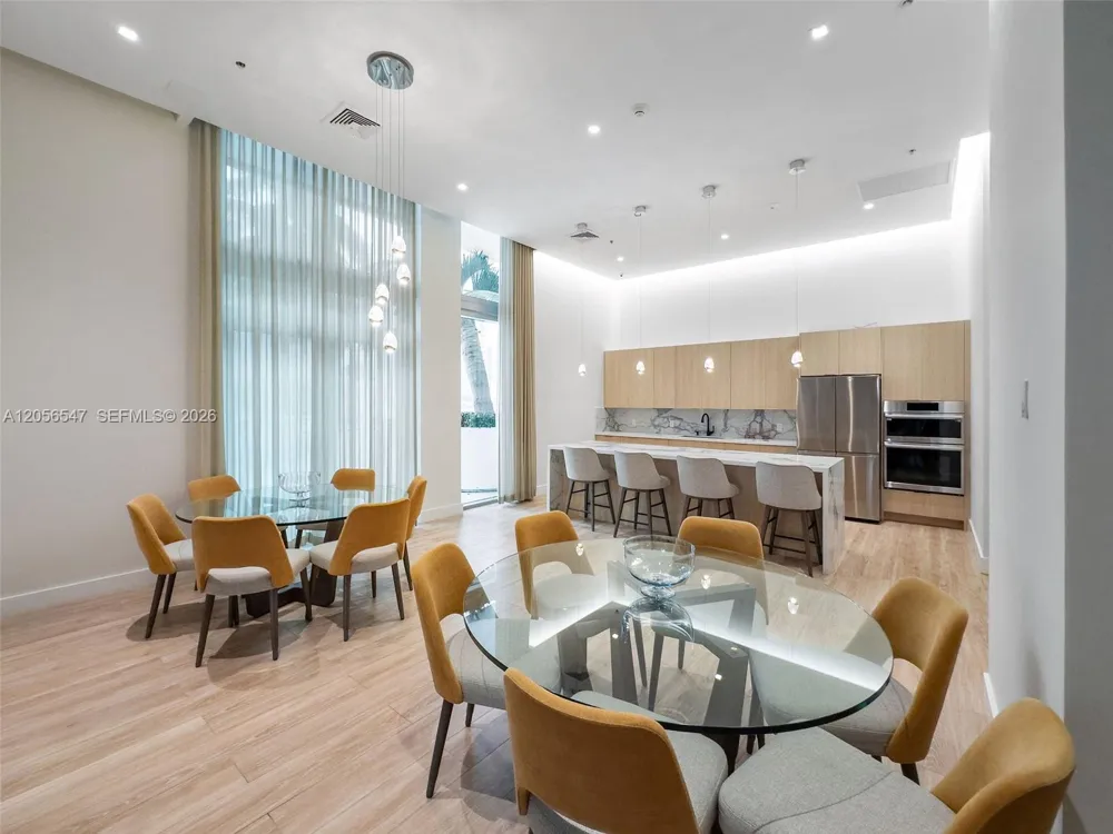 90 SW 3rd St #1608 Miami, FL 33130