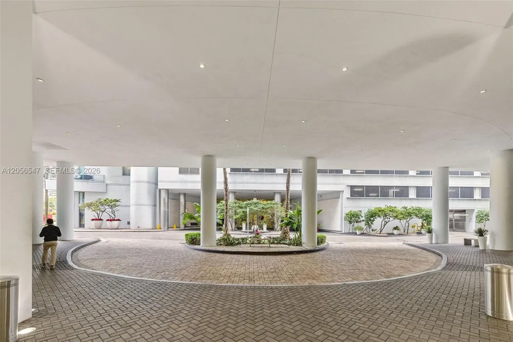 90 SW 3rd St #1608 Miami, FL 33130