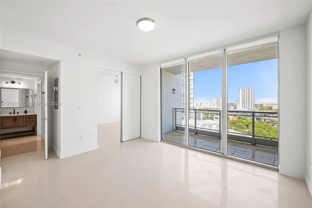 90 SW 3rd St #1608 Miami, FL 33130