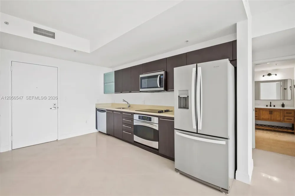 90 SW 3rd St #1608 Miami, FL 33130