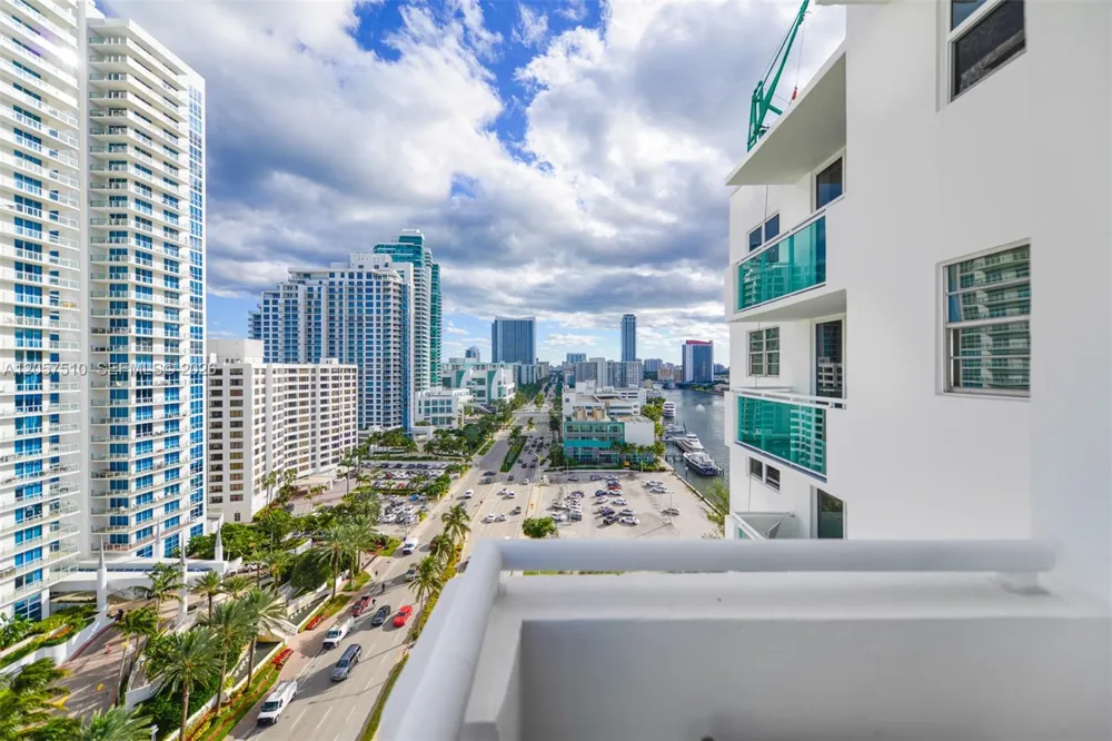 3000 S Ocean Dr #1506 Hollywood, FL 33019