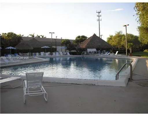 459 Lakeview Dr #2 Weston, FL 33326