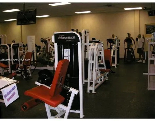 459 Lakeview Dr #2 Weston, FL 33326