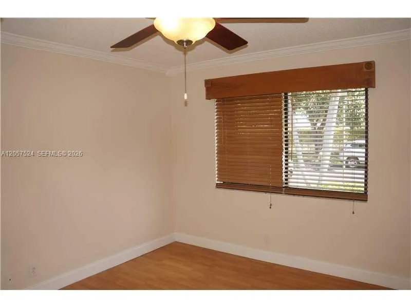 459 Lakeview Dr #2 Weston, FL 33326