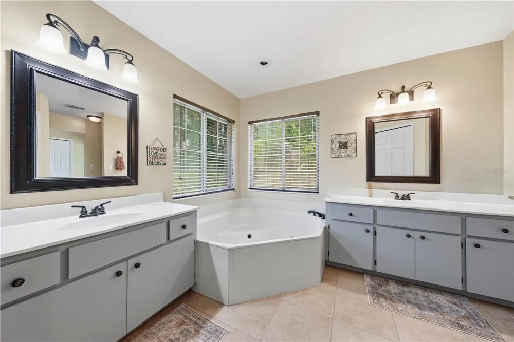 44131 PARKWAY LANE Altoona, FL 32702