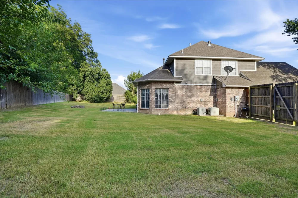 2208 Park Muskogee, OK 74403