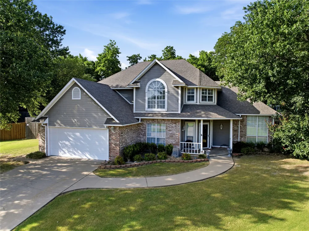 2208 Park Muskogee, OK 74403