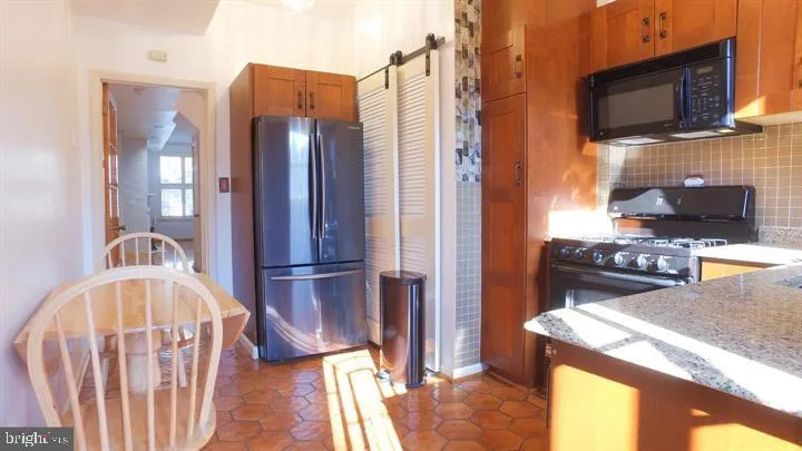 1209 E STREET NE Washington, DC 20002