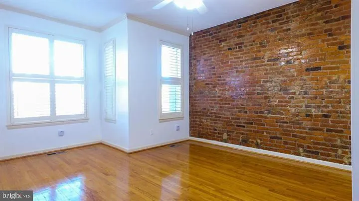 1209 E STREET NE Washington, DC 20002